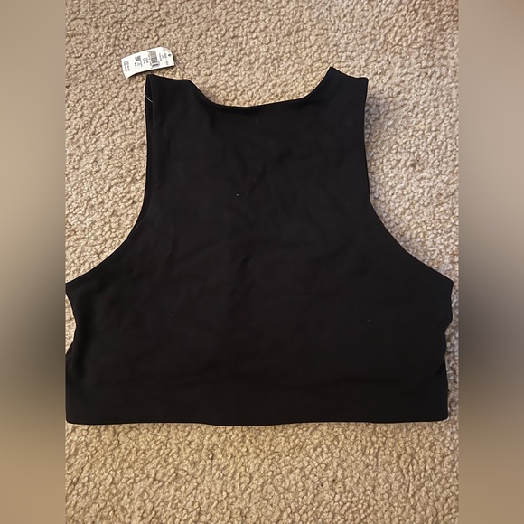 NWT Offline by aerie high neck zip front sports bra. MEDIUM - Picture 4 of 4